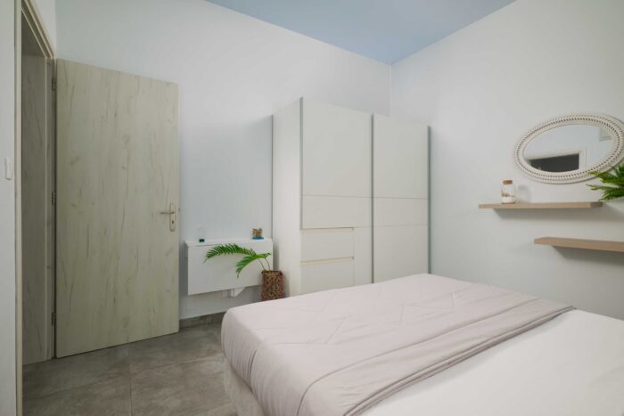 Cozy double bedroom in family apartment Ierapetra