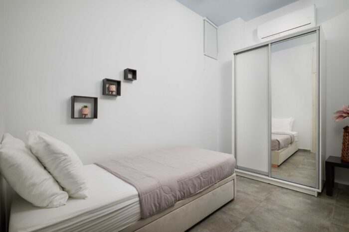 Cozy bedroom in family apartment Ierapetra