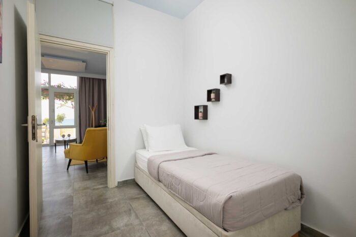 Cozy bedroom in family apartment Ierapetra